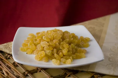 تصویر 1 از فروش استثنایی + قیمت مناسب کشمش سایه خشک
